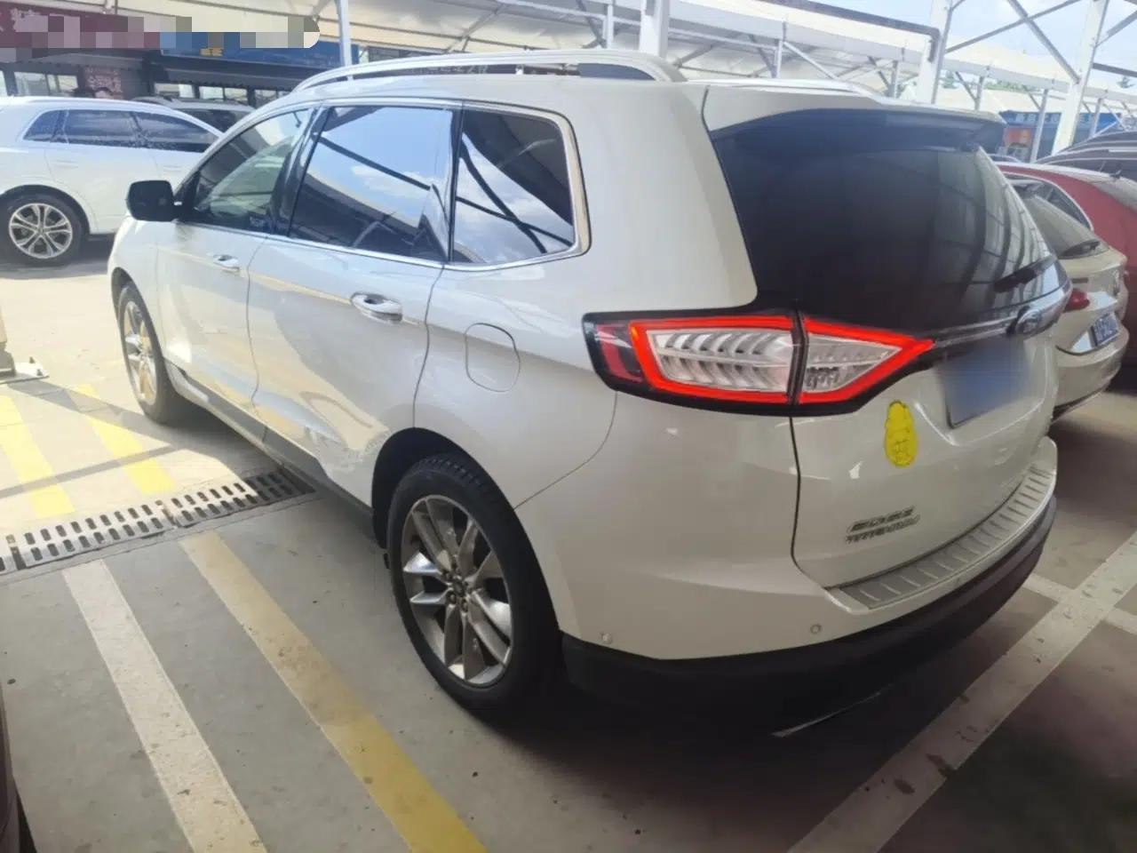 Ford Edge 2016 EcoBoost 245 Four-Wheel Drive Titanium 7-Seater — миниатюра 4