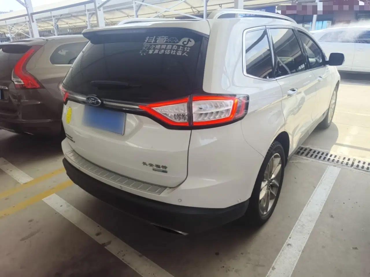 Ford Edge 2016 EcoBoost 245 Four-Wheel Drive Titanium 7-Seater — миниатюра 6