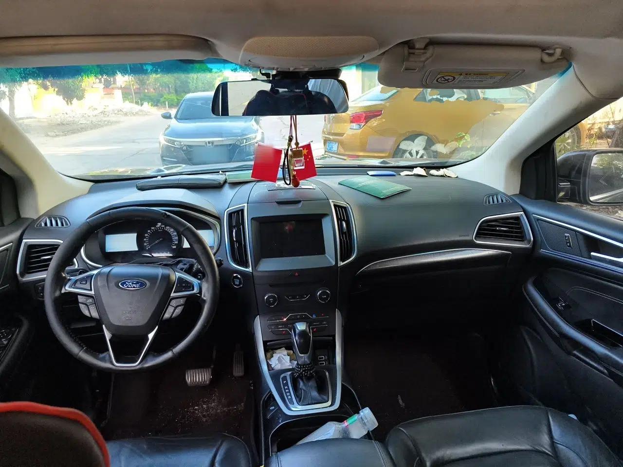 Ford Edge 2016 EcoBoost 245 Two-Wheel-Drive Titanium 7-Seater — миниатюра 9