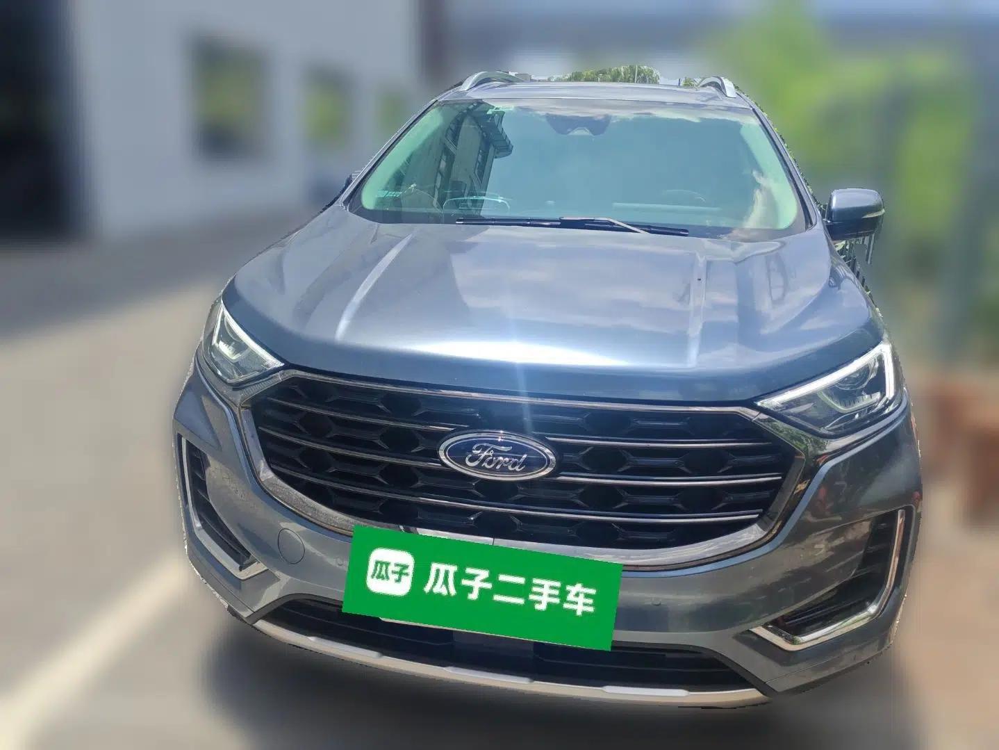 Ford Edge 2021 PLUS EcoBoost 245 Two-Wheel-Drive Titanium 7-Seater — миниатюра 2