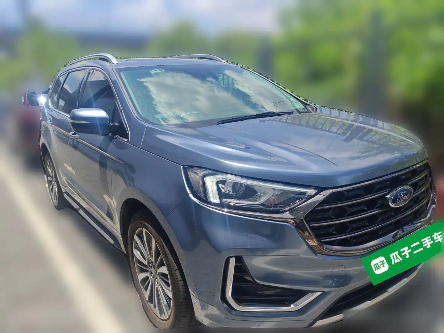 Ford Edge 2021 PLUS EcoBoost 245 Two-Wheel-Drive Titanium 7-Seater — миниатюра 3