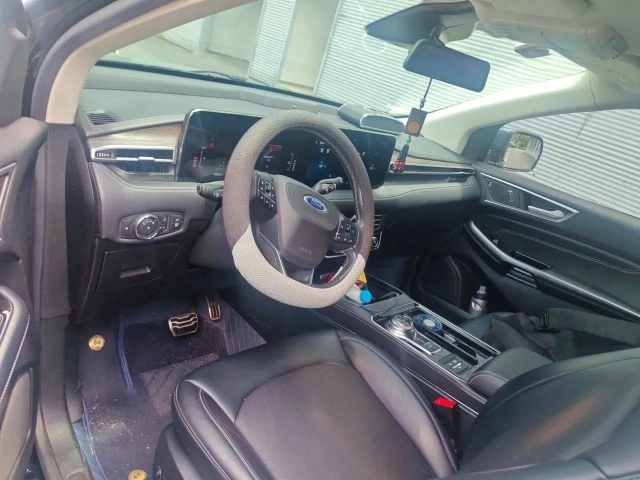 Ford Edge 2021 PLUS EcoBoost 245 Two-Wheel-Drive Titanium 7-Seater — миниатюра 9