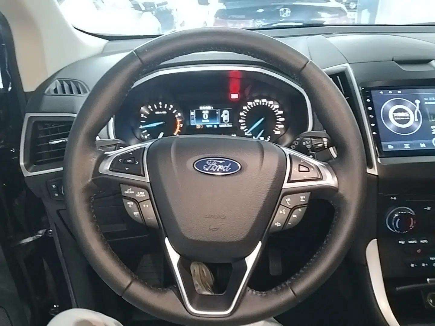 Ford Edge 2018 EcoBoost 245 Two-Wheel-Drive Platinum Edition 7-Seater China V Emission Standard — миниатюра 13