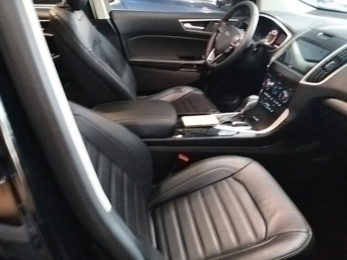 Ford Edge 2018 EcoBoost 245 Two-Wheel-Drive Platinum Edition 7-Seater China V Emission Standard — миниатюра 19