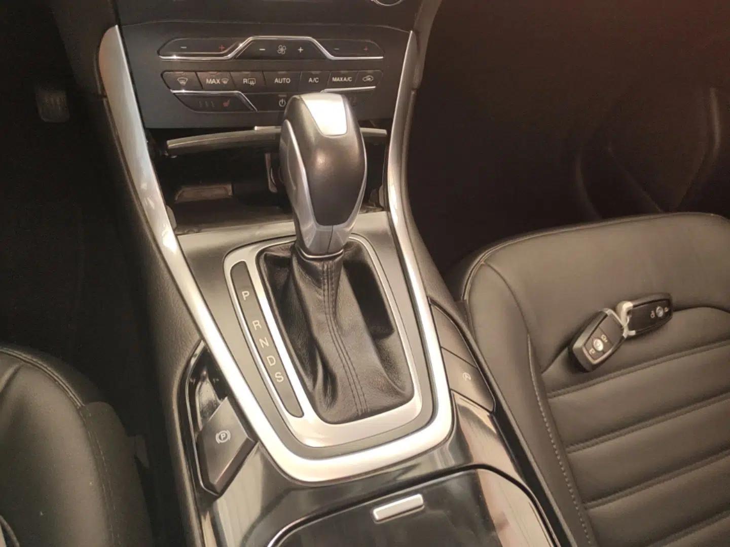 Ford Edge 2018 EcoBoost 245 Two-Wheel-Drive Titanium 7-Seater China V Standard — миниатюра 16