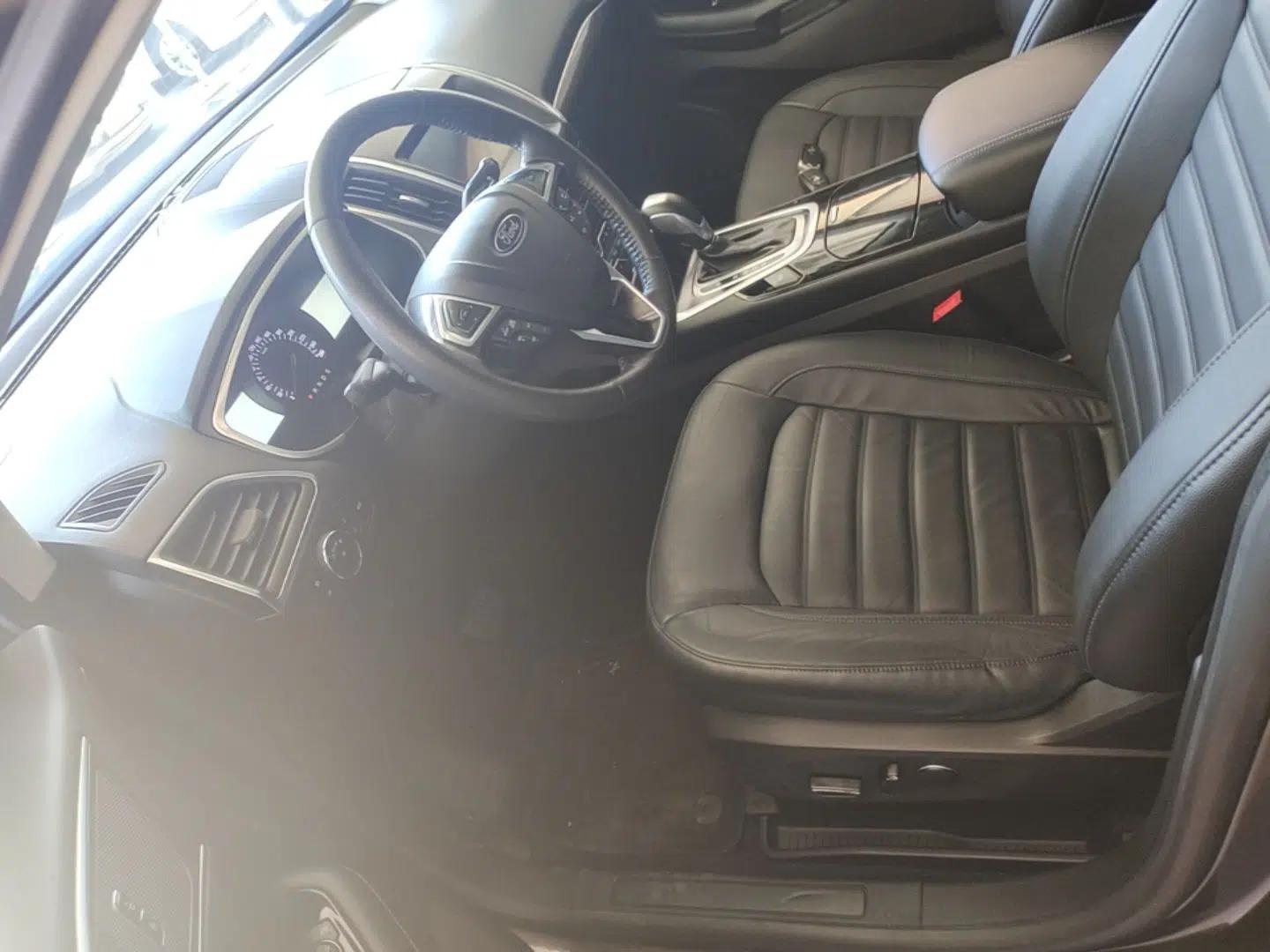 Ford Edge 2018 EcoBoost 245 Two-Wheel-Drive Titanium 7-Seater China V Standard — миниатюра 17