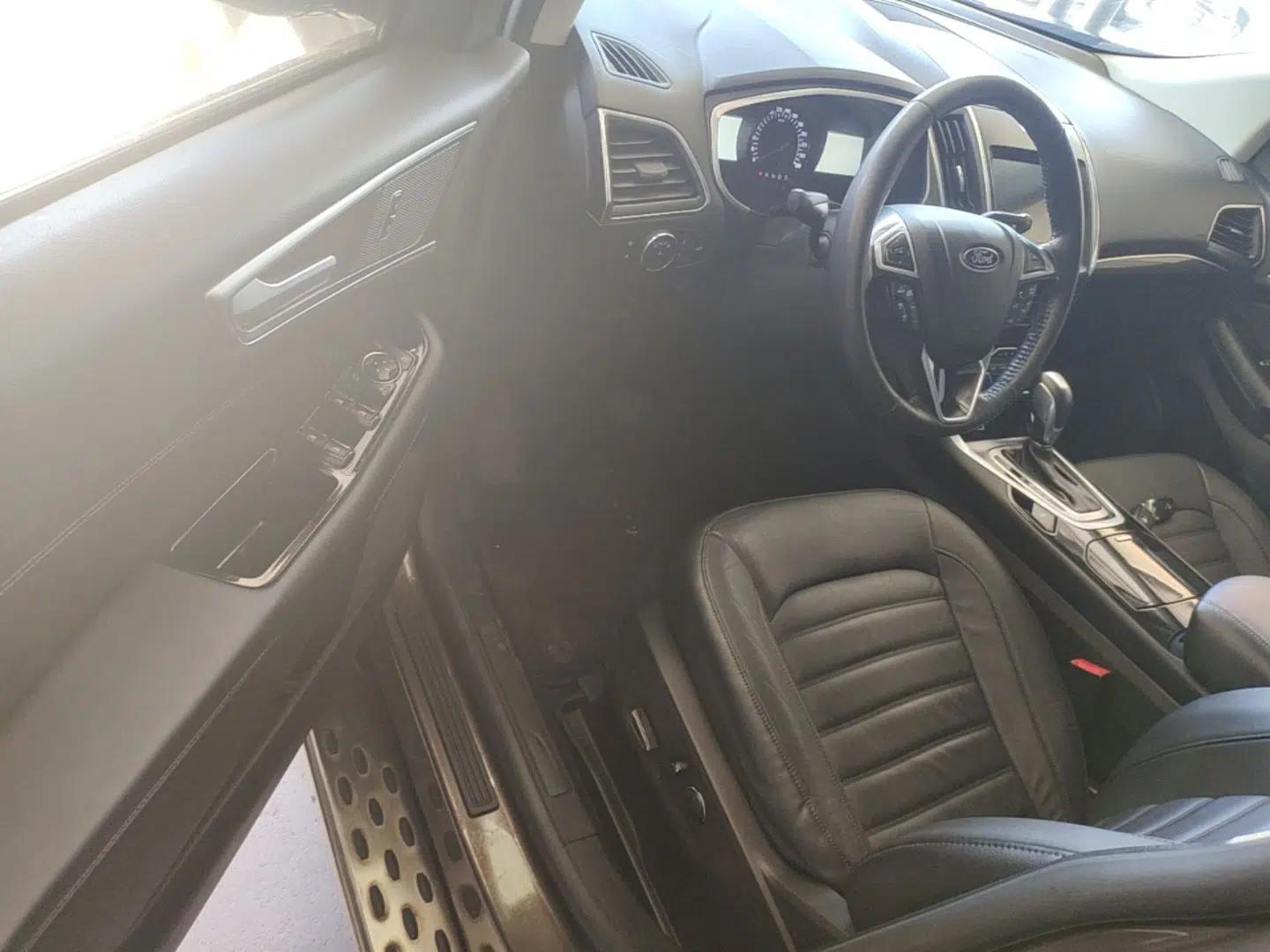 Ford Edge 2018 EcoBoost 245 Two-Wheel-Drive Titanium 7-Seater China V Standard — миниатюра 18