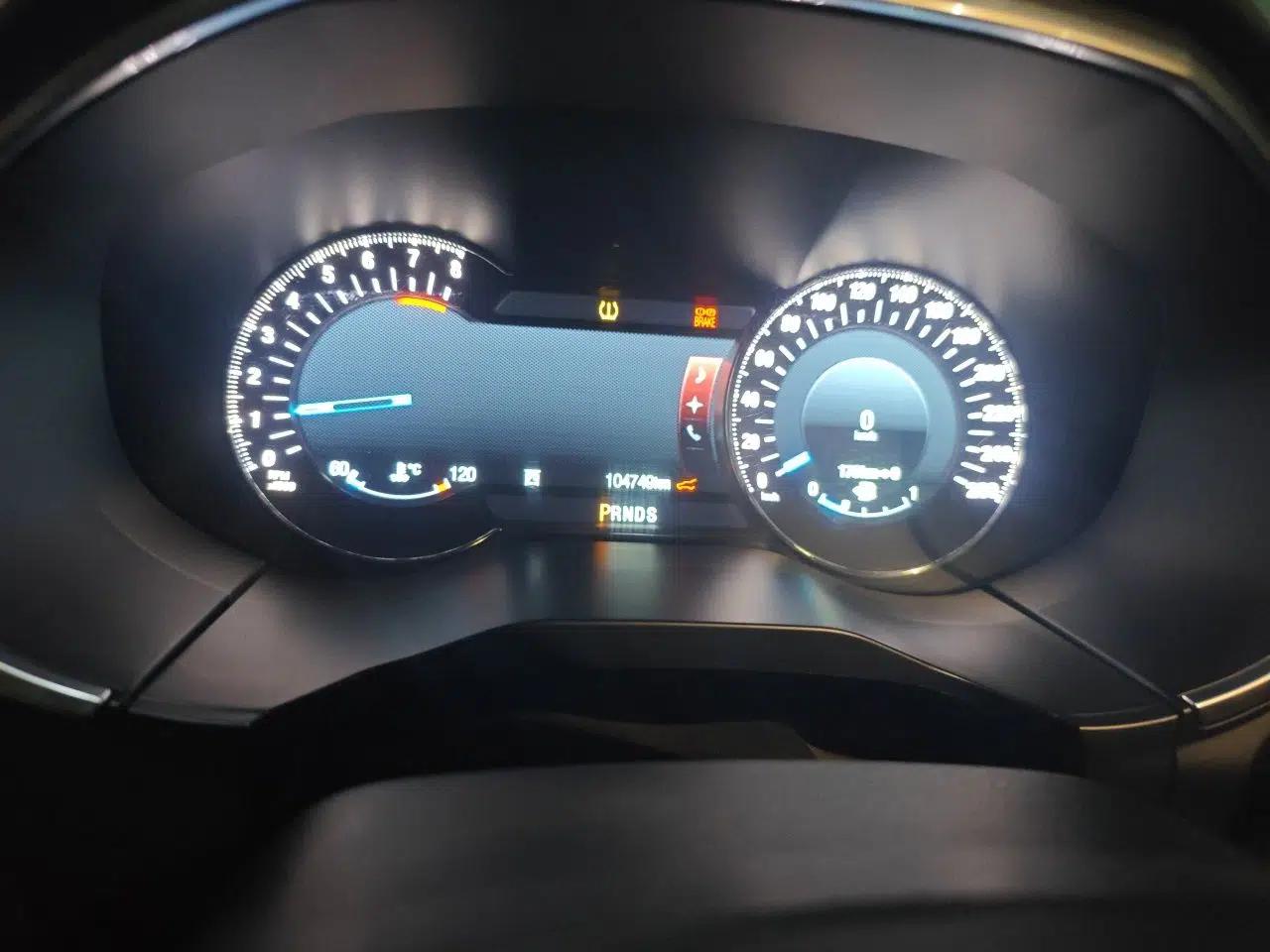 Ford Edge 2015 2.0T GTDi Four-Wheel Drive Prestige Model — миниатюра 11