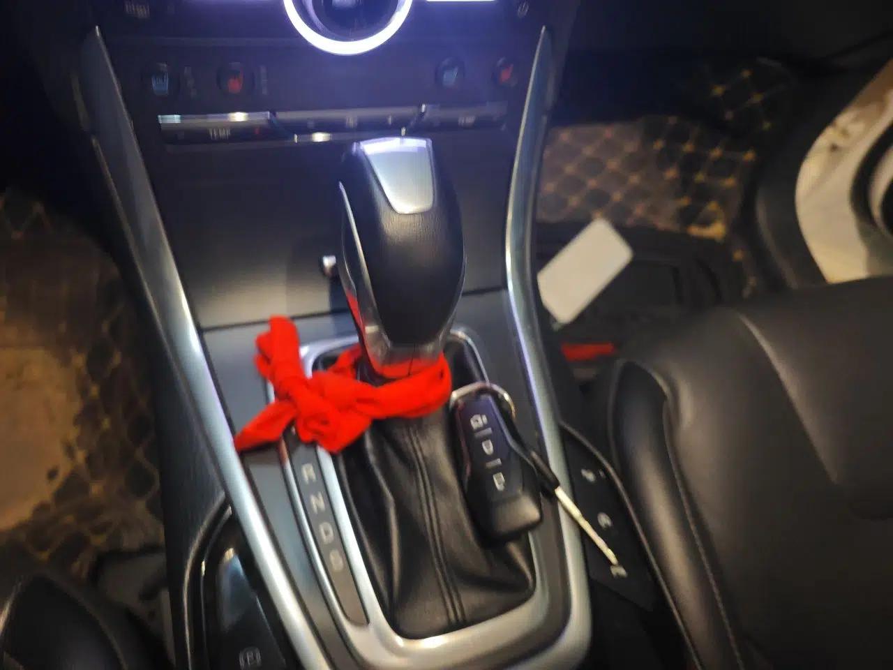 Ford Edge 2015 2.0T GTDi Four-Wheel Drive Prestige Model — миниатюра 14
