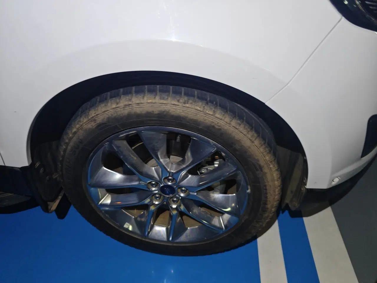 Ford Edge 2015 2.0T GTDi Four-Wheel Drive Prestige Model — миниатюра 8