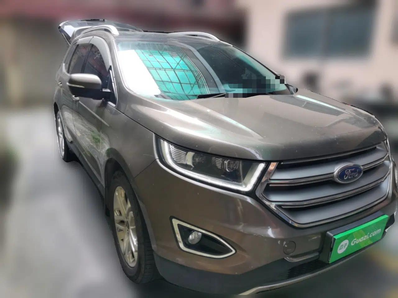 Ford Edge 2016 EcoBoost 245 Two-Wheel-Drive Titanium 7-Seater — миниатюра 3