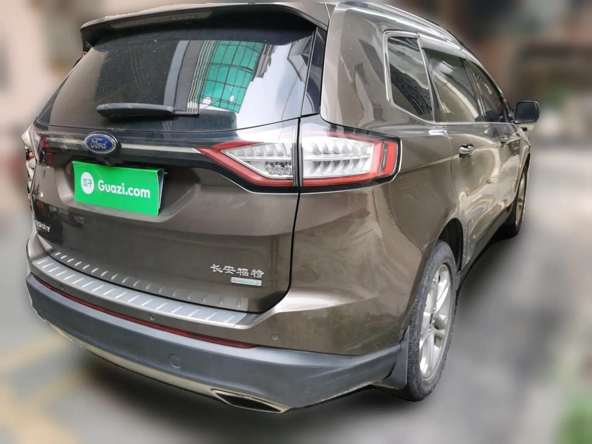 Ford Edge 2016 EcoBoost 245 Two-Wheel-Drive Titanium 7-Seater — миниатюра 6
