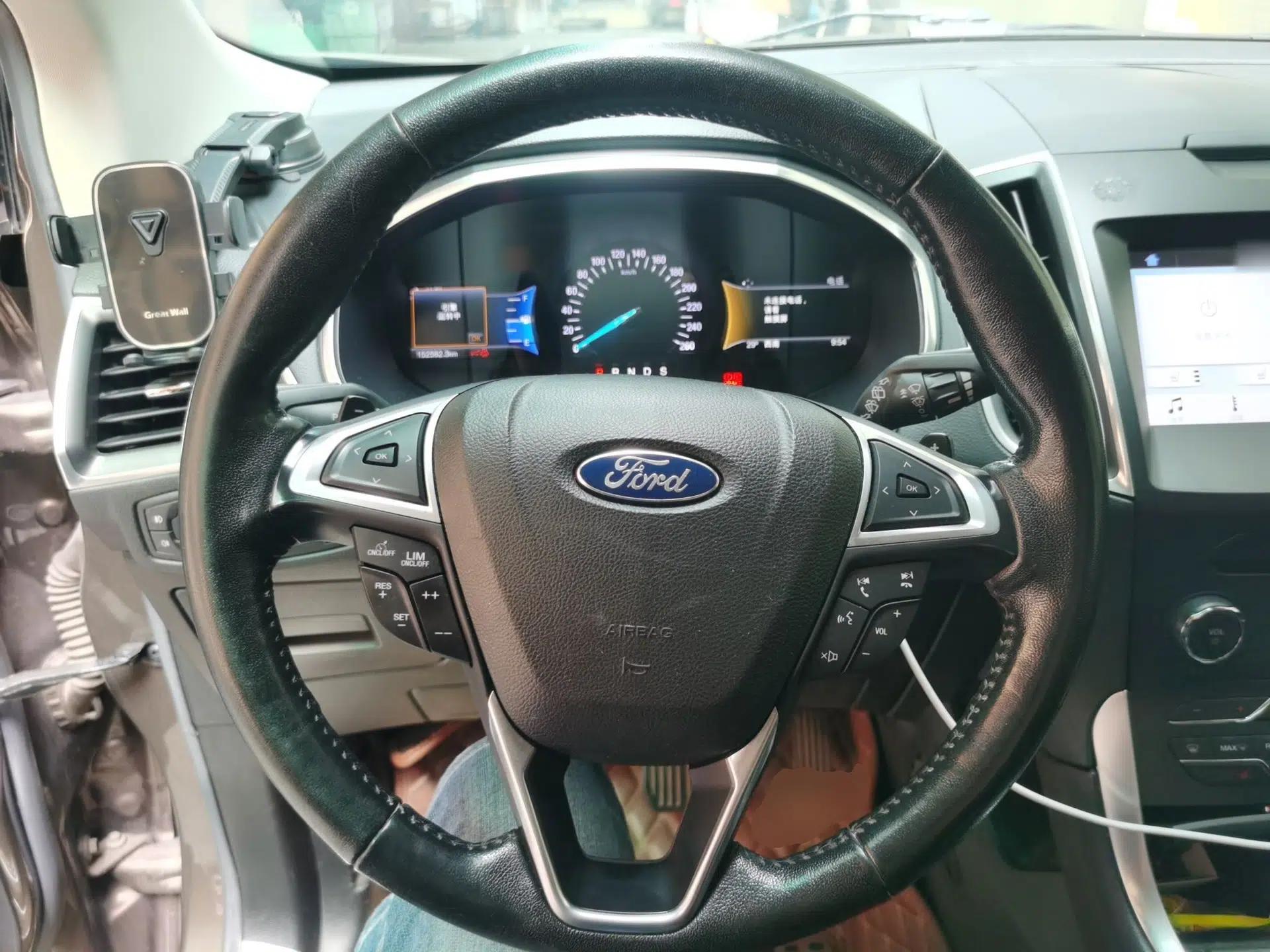 Ford Edge 2016 EcoBoost 245 Two-Wheel-Drive Titanium 7-Seater — миниатюра 10
