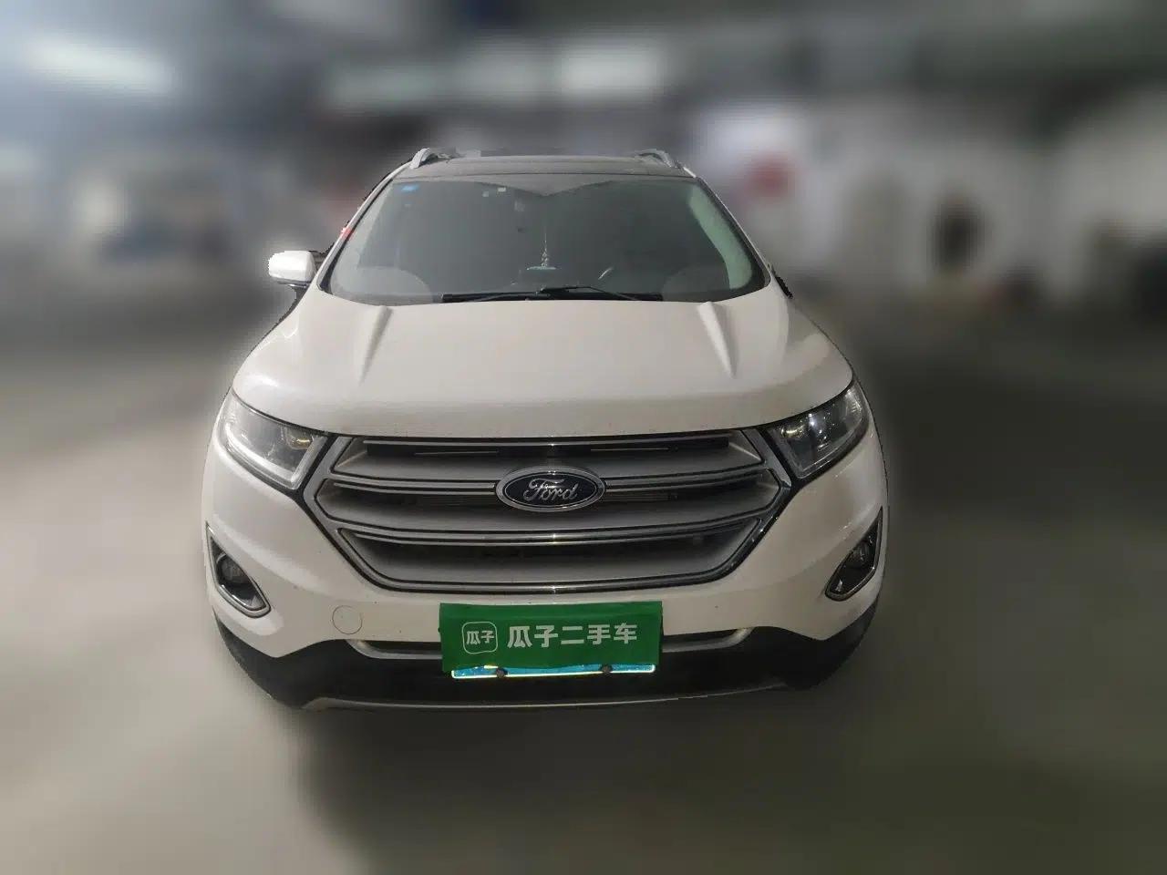 Ford Edge 2016 EcoBoost 245 Two-Wheel-Drive Titanium 7-Seater — миниатюра 2