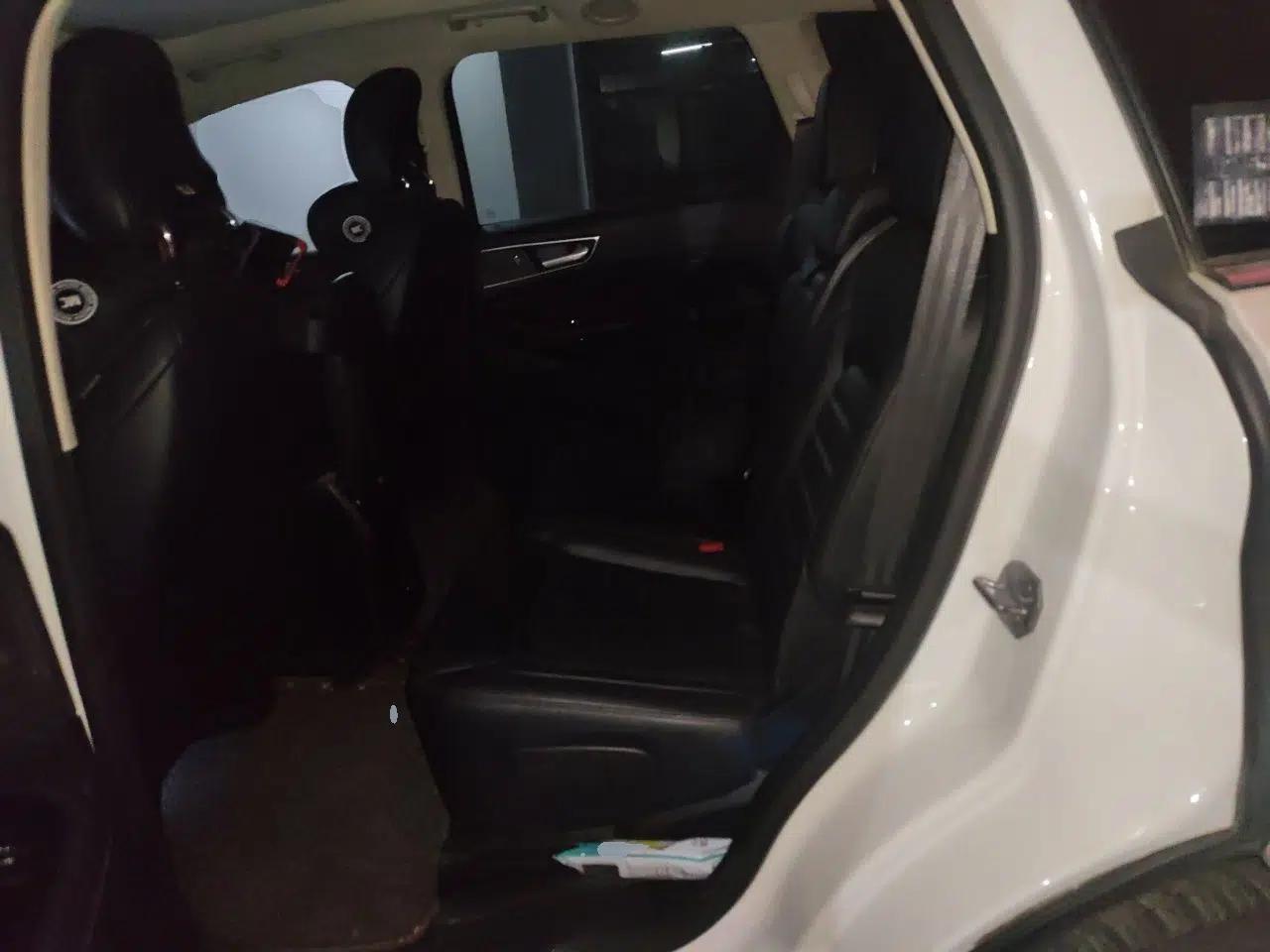 Ford Edge 2016 EcoBoost 245 Two-Wheel-Drive Titanium 7-Seater — миниатюра 17