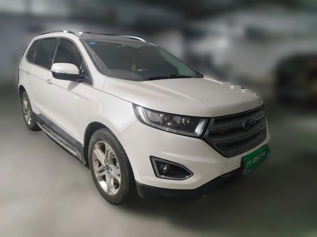 Ford Edge 2016 EcoBoost 245 Two-Wheel-Drive Titanium 7-Seater — миниатюра 3