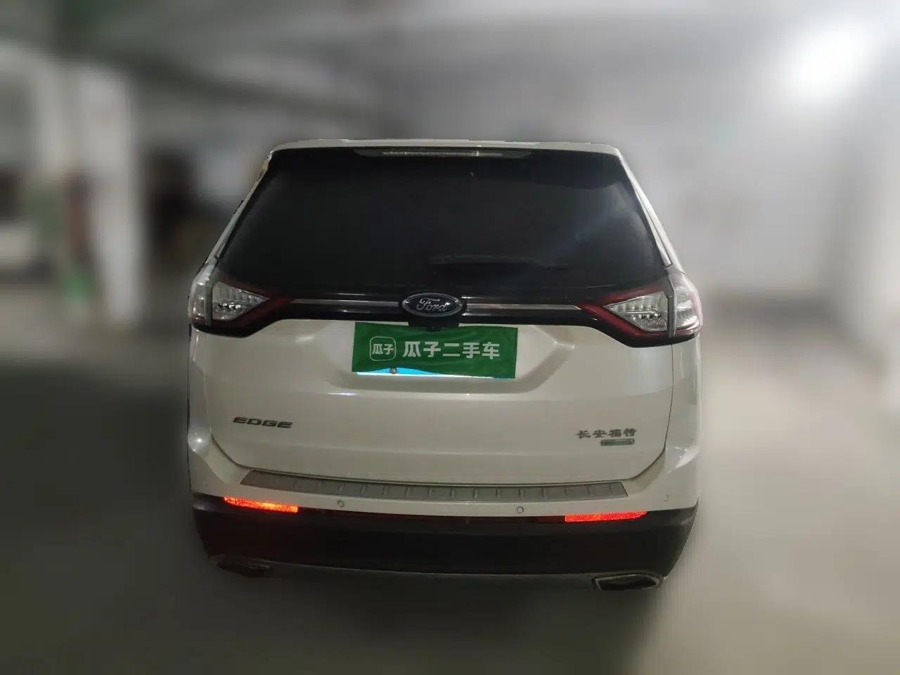 Ford Edge 2016 EcoBoost 245 Two-Wheel-Drive Titanium 7-Seater — миниатюра 5