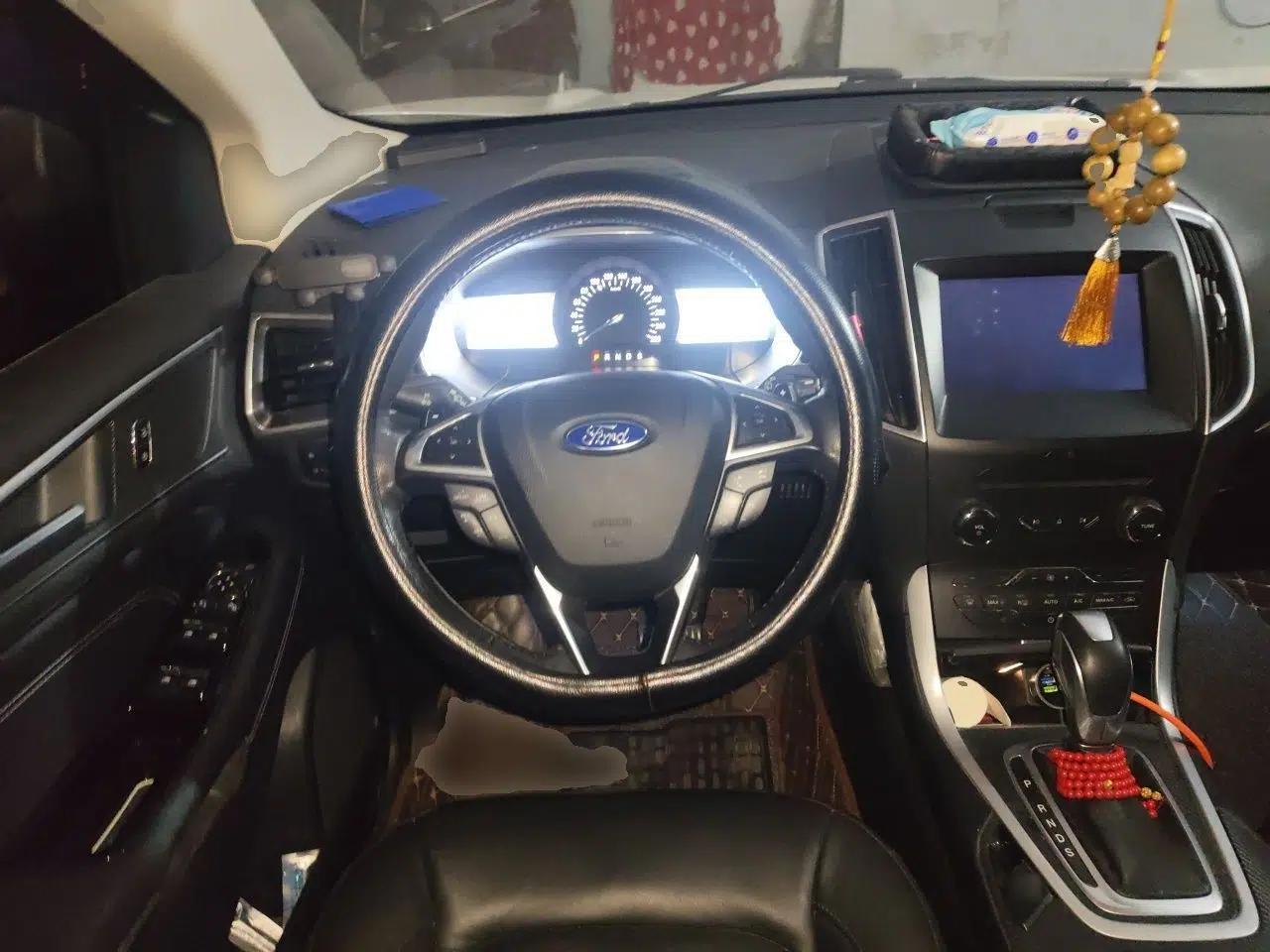 Ford Edge 2016 EcoBoost 245 Two-Wheel-Drive Titanium 7-Seater — миниатюра 10