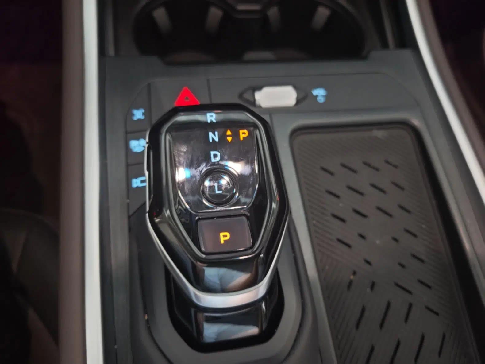 Ford Edge 2026 Model Explorer L 2.0T EcoBoost E Hybrid Four-Wheel Drive Seven-Seat Ultimate — миниатюра 16