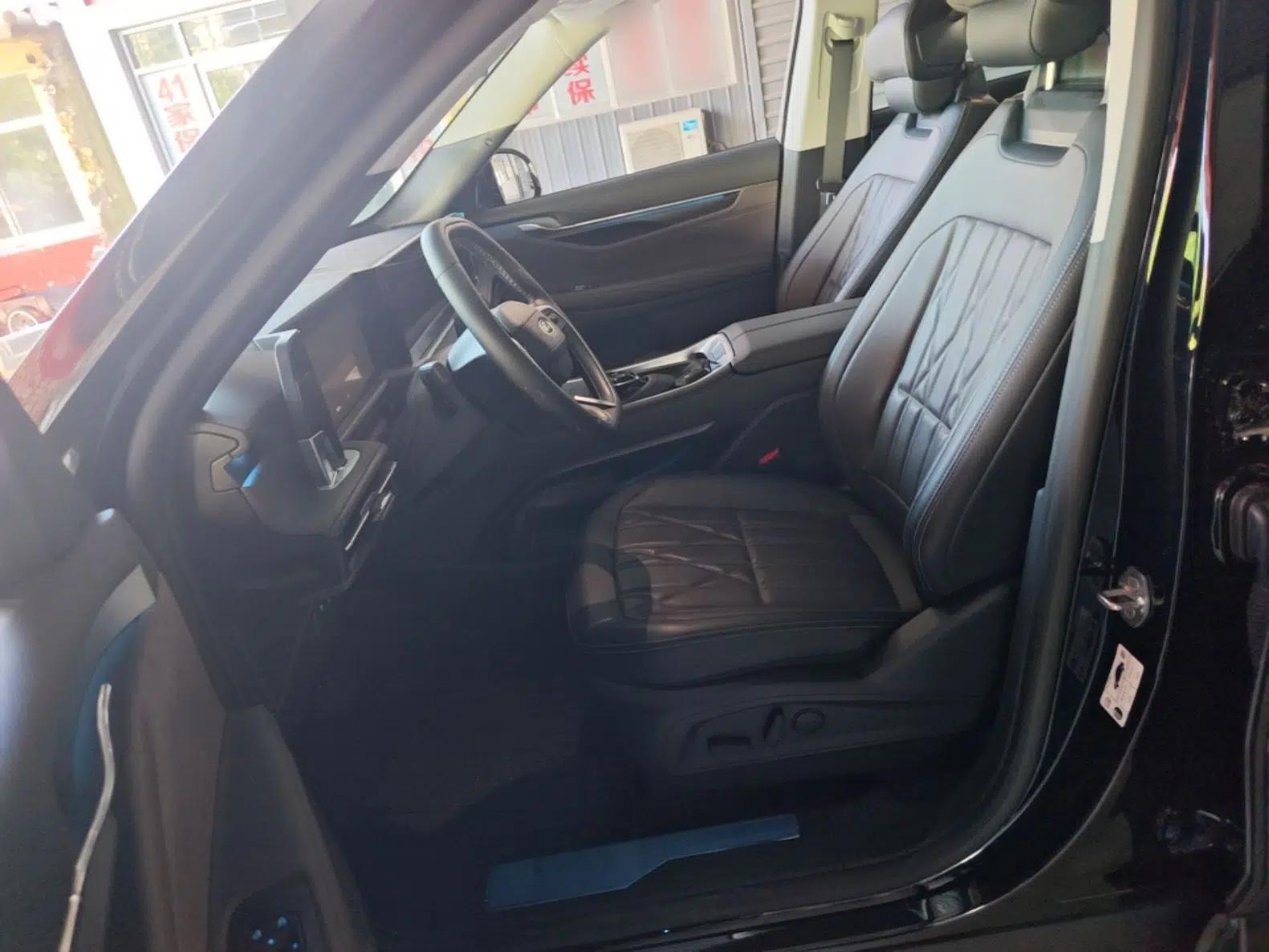 Ford Edge 2026 Model Explorer L 2.0T EcoBoost E Hybrid Four-Wheel Drive Seven-Seat Ultimate — миниатюра 17
