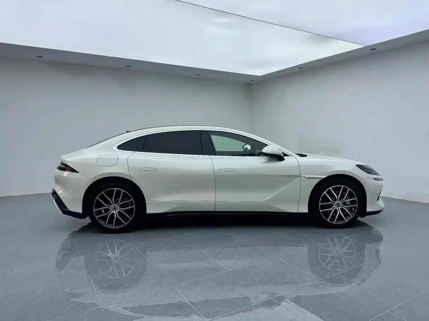Denza Z9 2024 Model 1100km AWD Max Edition — миниатюра 6