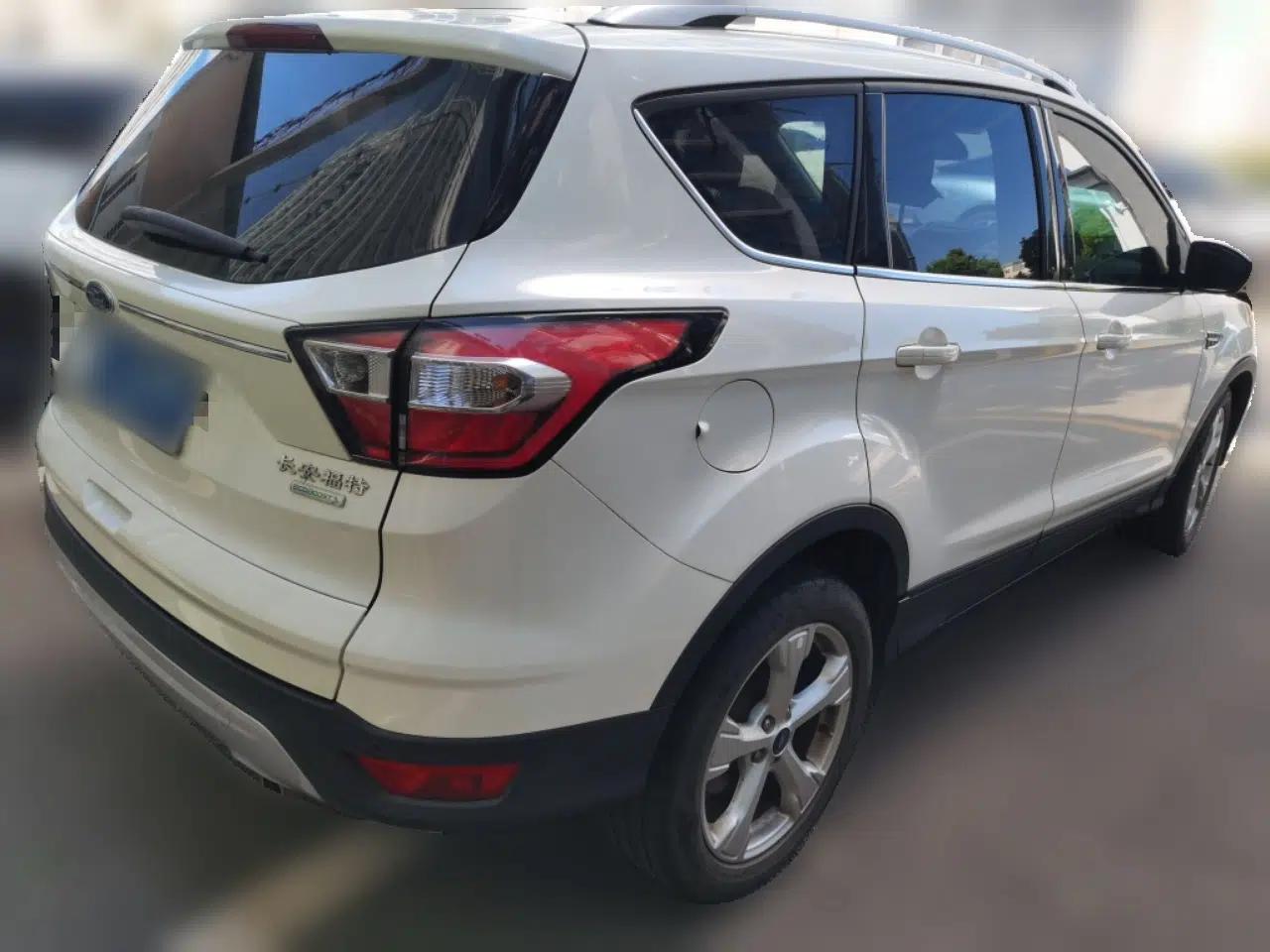 Ford Kuga 2017 EcoBoost 180 Two-Wheel-Drive Tiger Leap Model — миниатюра 6