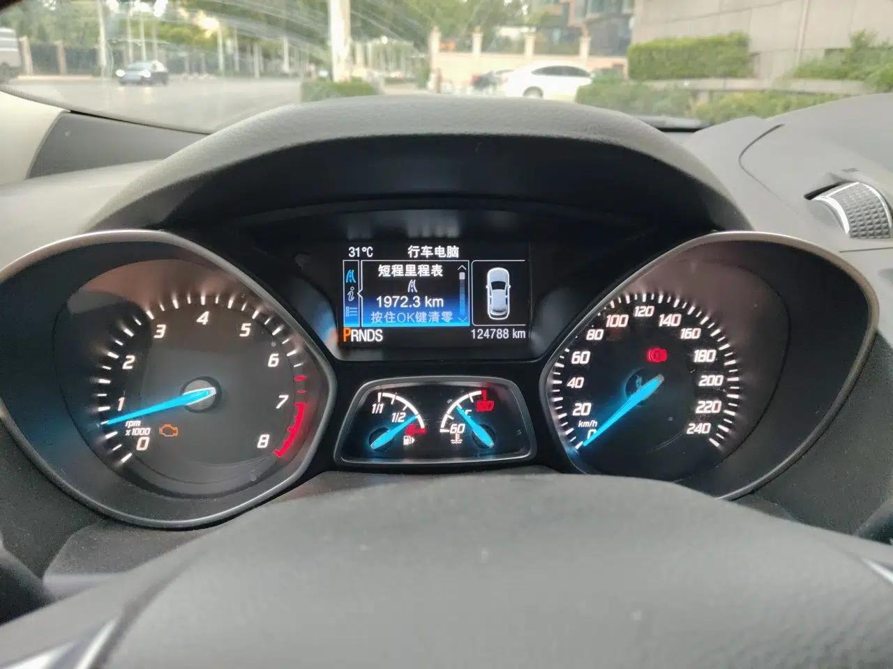 Ford Kuga 2013 1.6L GTDi 4x4 Elite Model — миниатюра 11