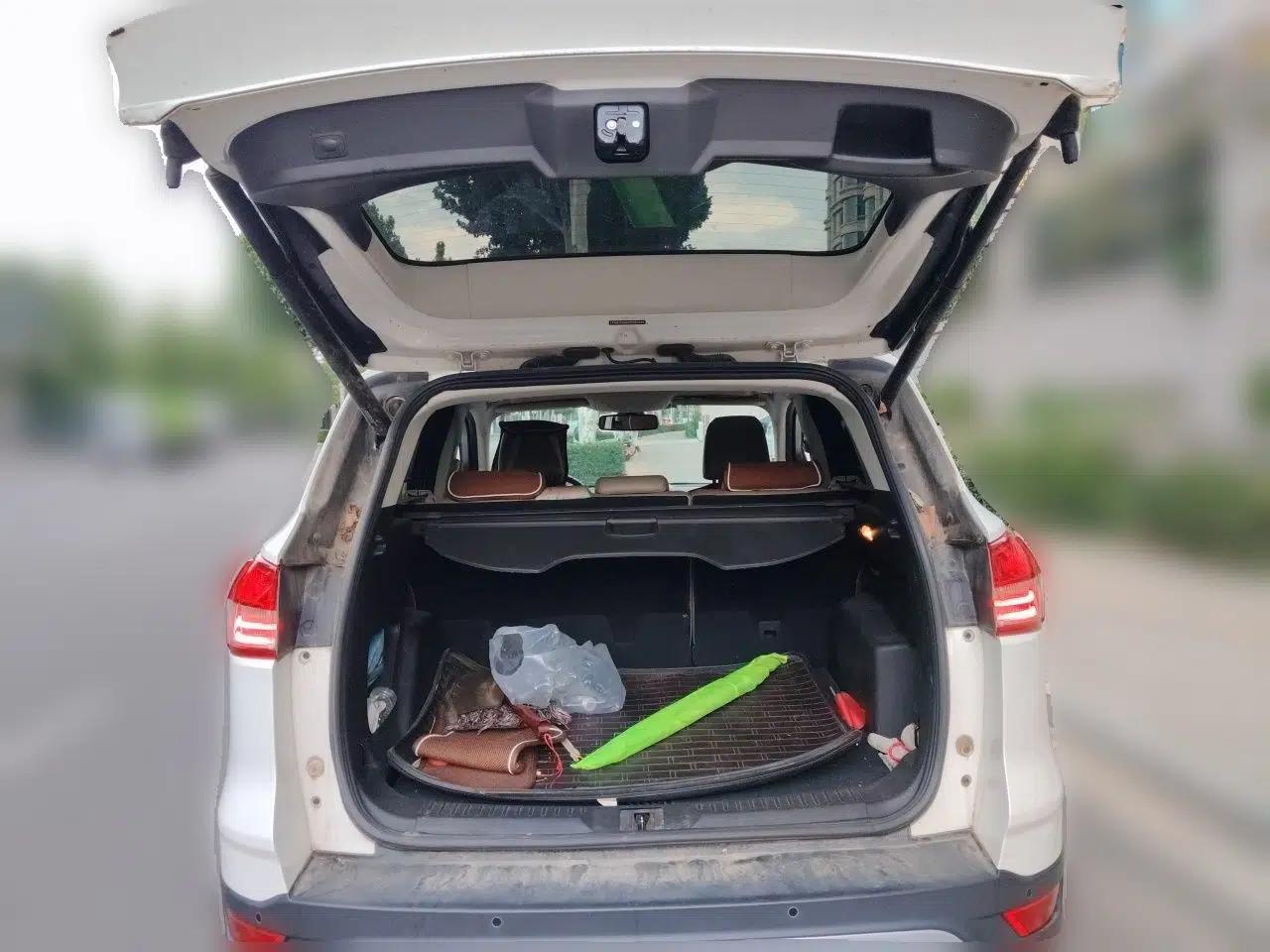 Ford Kuga 2013 1.6L GTDi 4x4 Elite Model — миниатюра 19