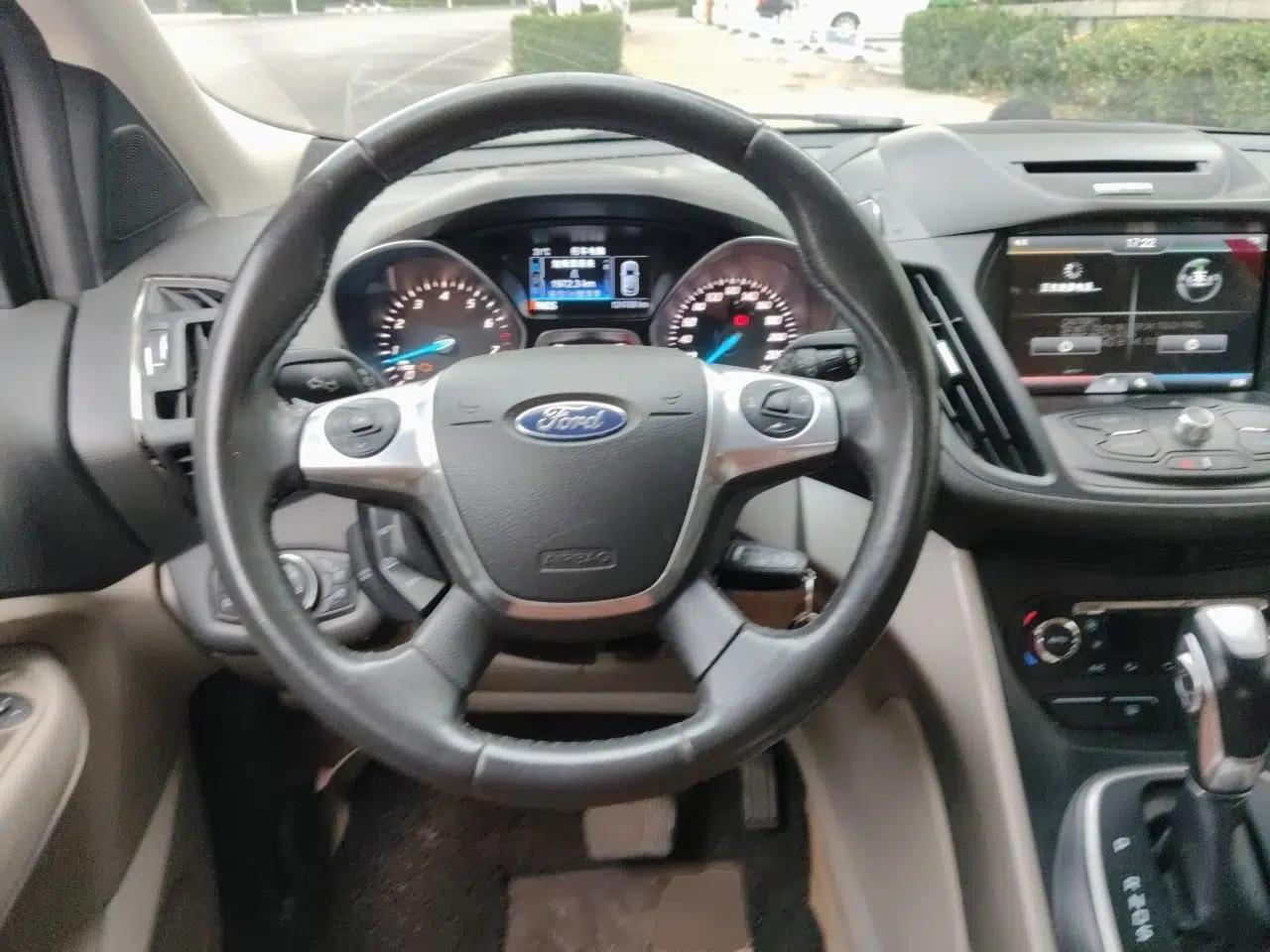Ford Kuga 2013 1.6L GTDi 4x4 Elite Model — миниатюра 10