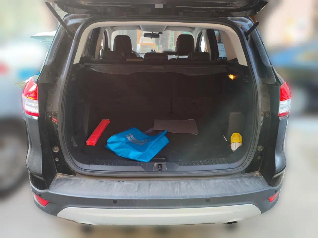 Ford Kuga 2015 1.5L GTDi Two-Wheel-Drive Comfort Model — миниатюра 19