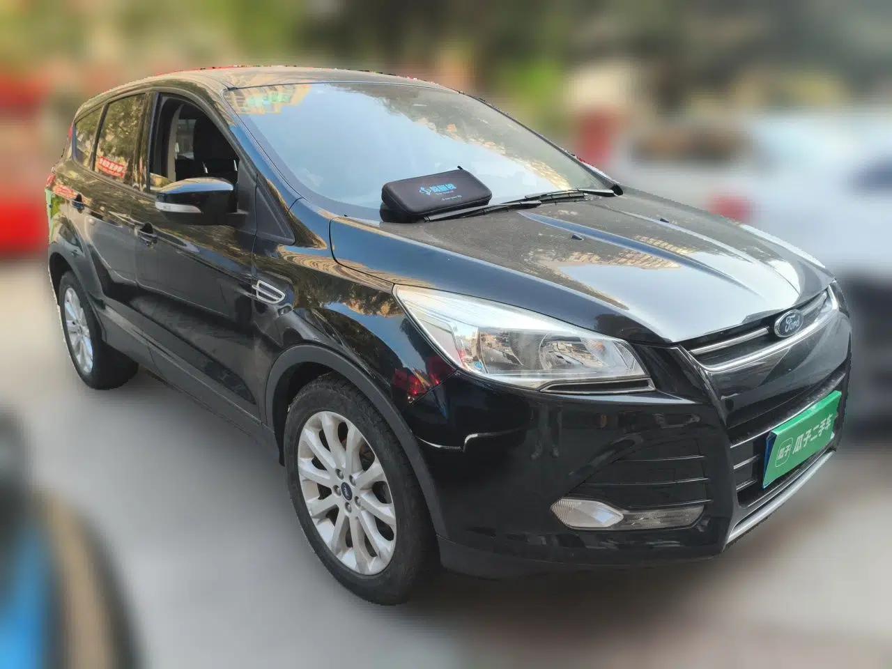 Ford Kuga 2015 1.5L GTDi Two-Wheel-Drive Comfort Model — миниатюра 3