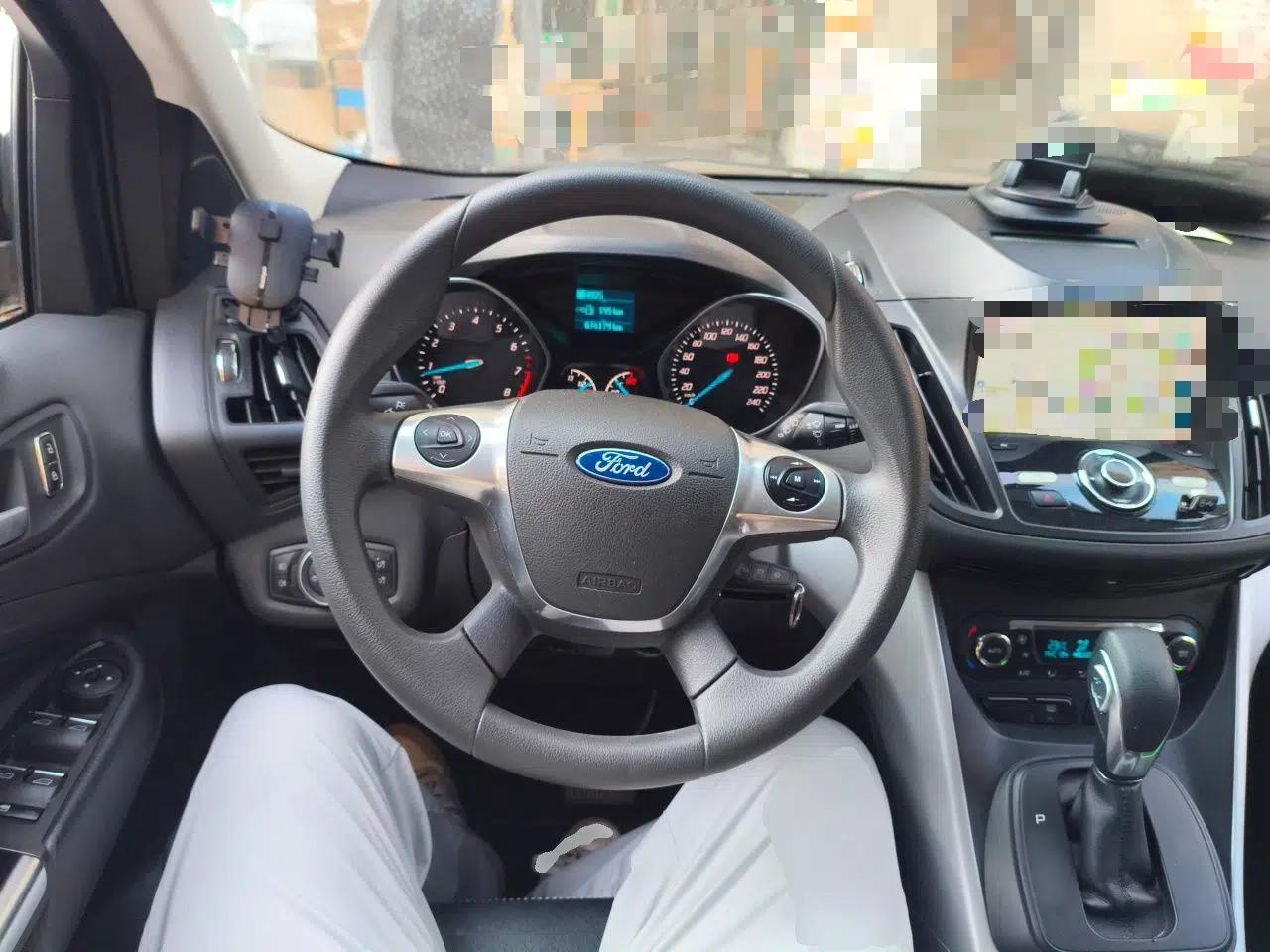 Ford Kuga 2015 1.5L GTDi Two-Wheel-Drive Comfort Model — миниатюра 10