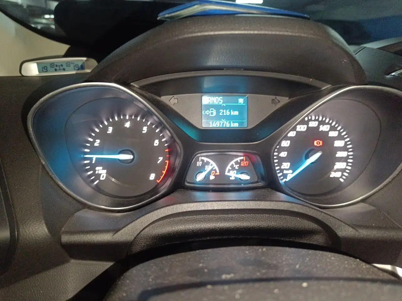 Ford Kuga 2013 1.6L GTDi Two-Wheel-Drive Trend Model — миниатюра 12