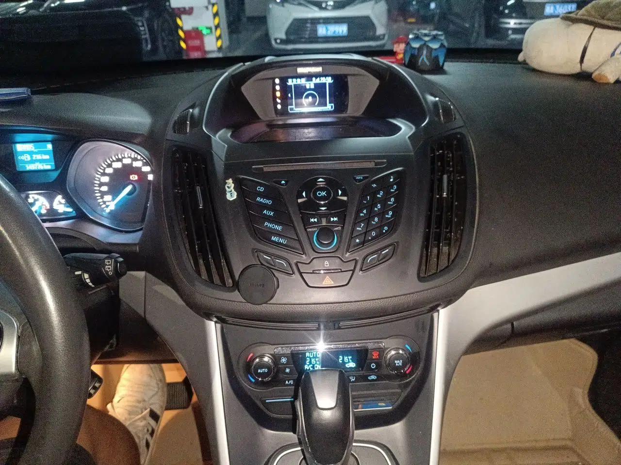 Ford Kuga 2013 1.6L GTDi Two-Wheel-Drive Trend Model — миниатюра 13