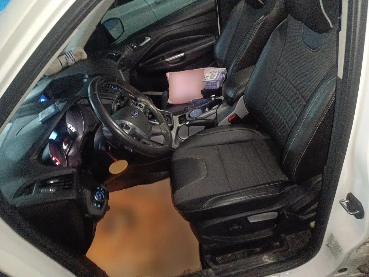Ford Kuga 2013 1.6L GTDi Two-Wheel-Drive Trend Model — миниатюра 15