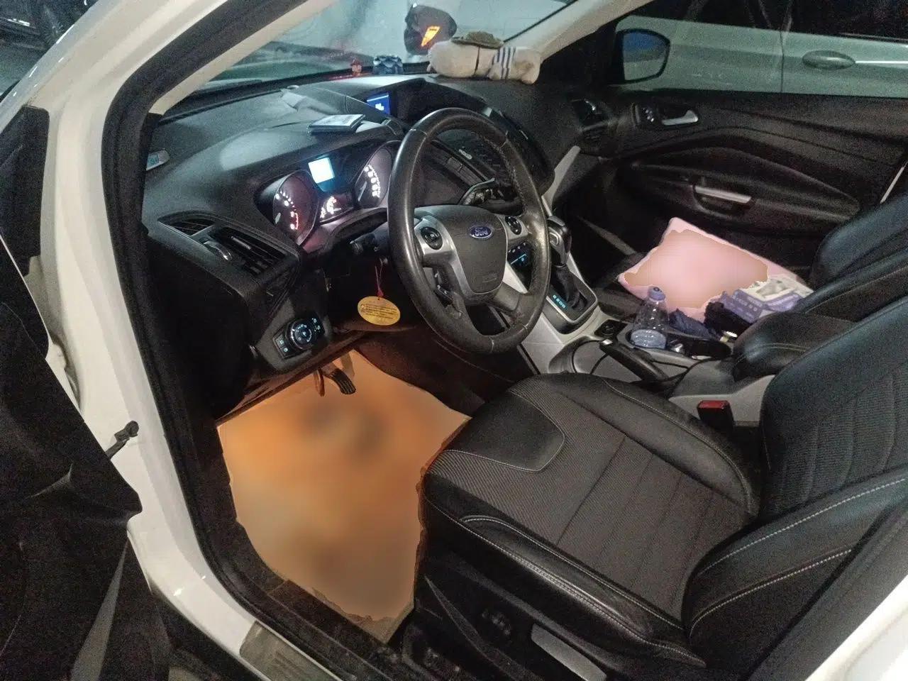 Ford Kuga 2013 1.6L GTDi Two-Wheel-Drive Trend Model — миниатюра 16