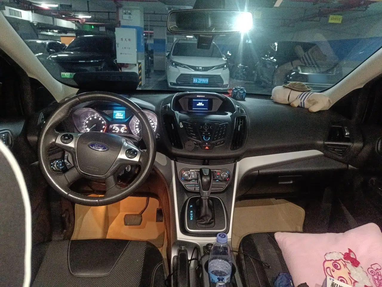 Ford Kuga 2013 1.6L GTDi Two-Wheel-Drive Trend Model — миниатюра 18