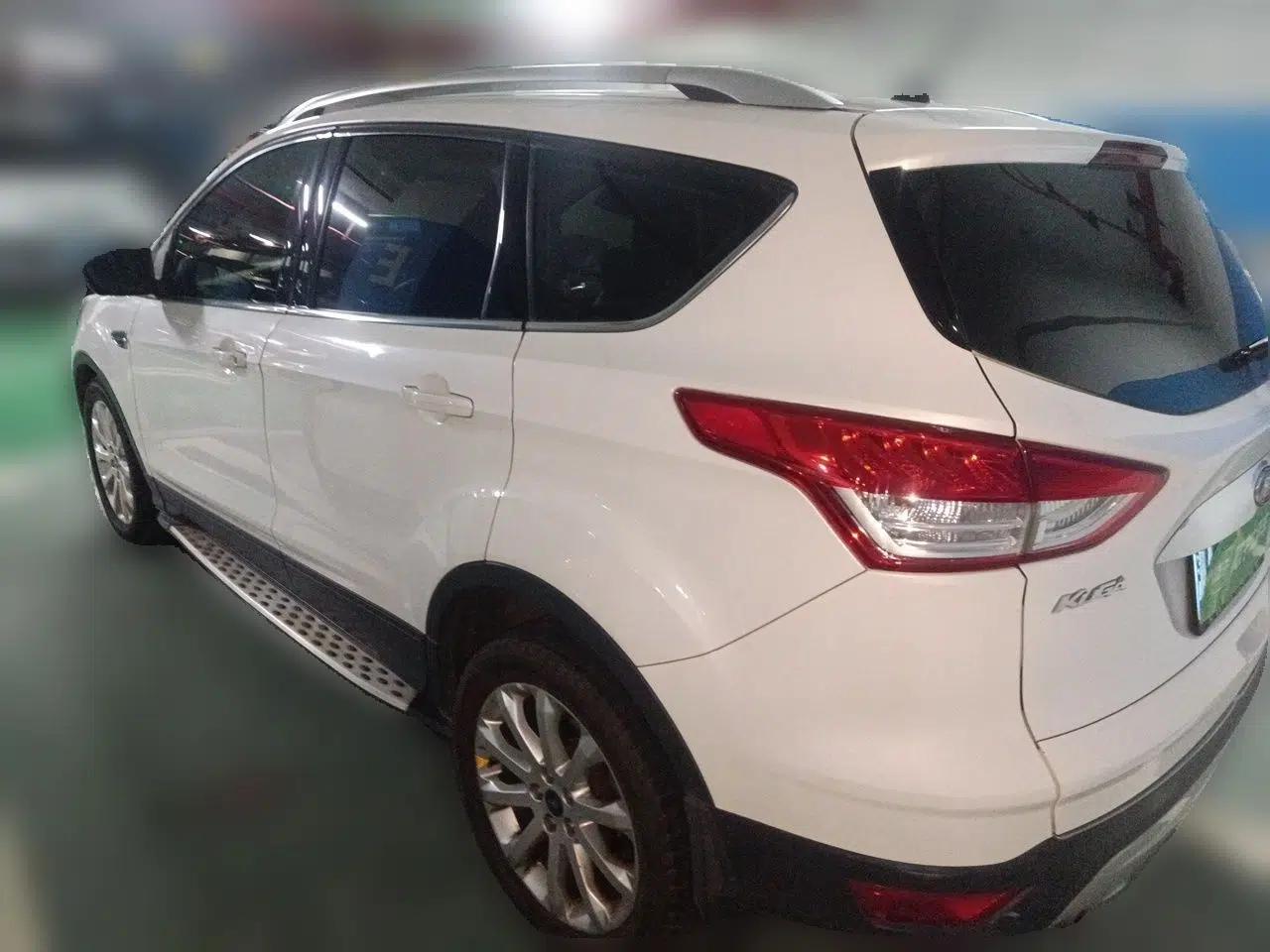 Ford Kuga 2013 1.6L GTDi Two-Wheel-Drive Trend Model — миниатюра 4