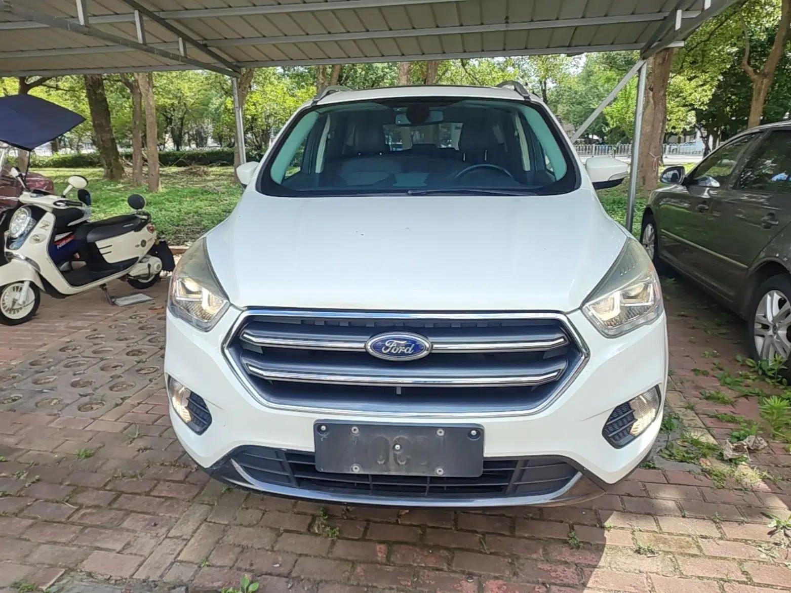 Ford Kuga 2019 EcoBoost 180 Two-Wheel-Drive Platinum Edition China VI Standard — миниатюра 2