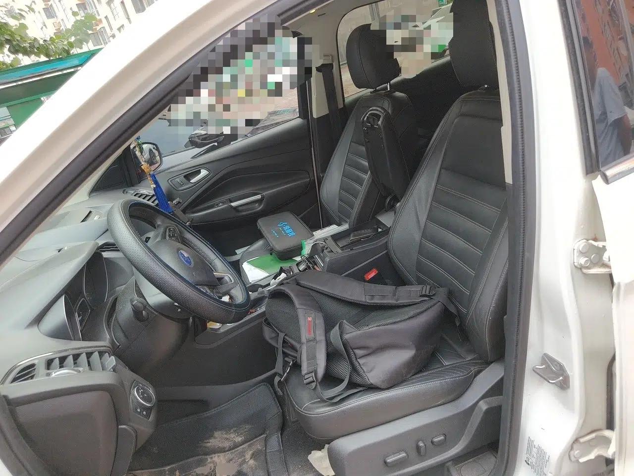 Ford Kuga 2017 EcoBoost 245 4x4 Prestige Edition — миниатюра 12
