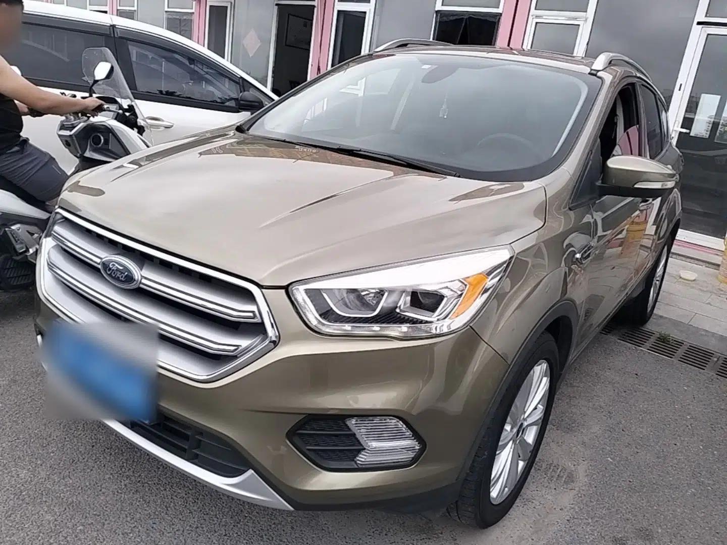 Ford Kuga 2017 EcoBoost 180 Two-Wheel-Drive Luxury Wing Edition — миниатюра 1