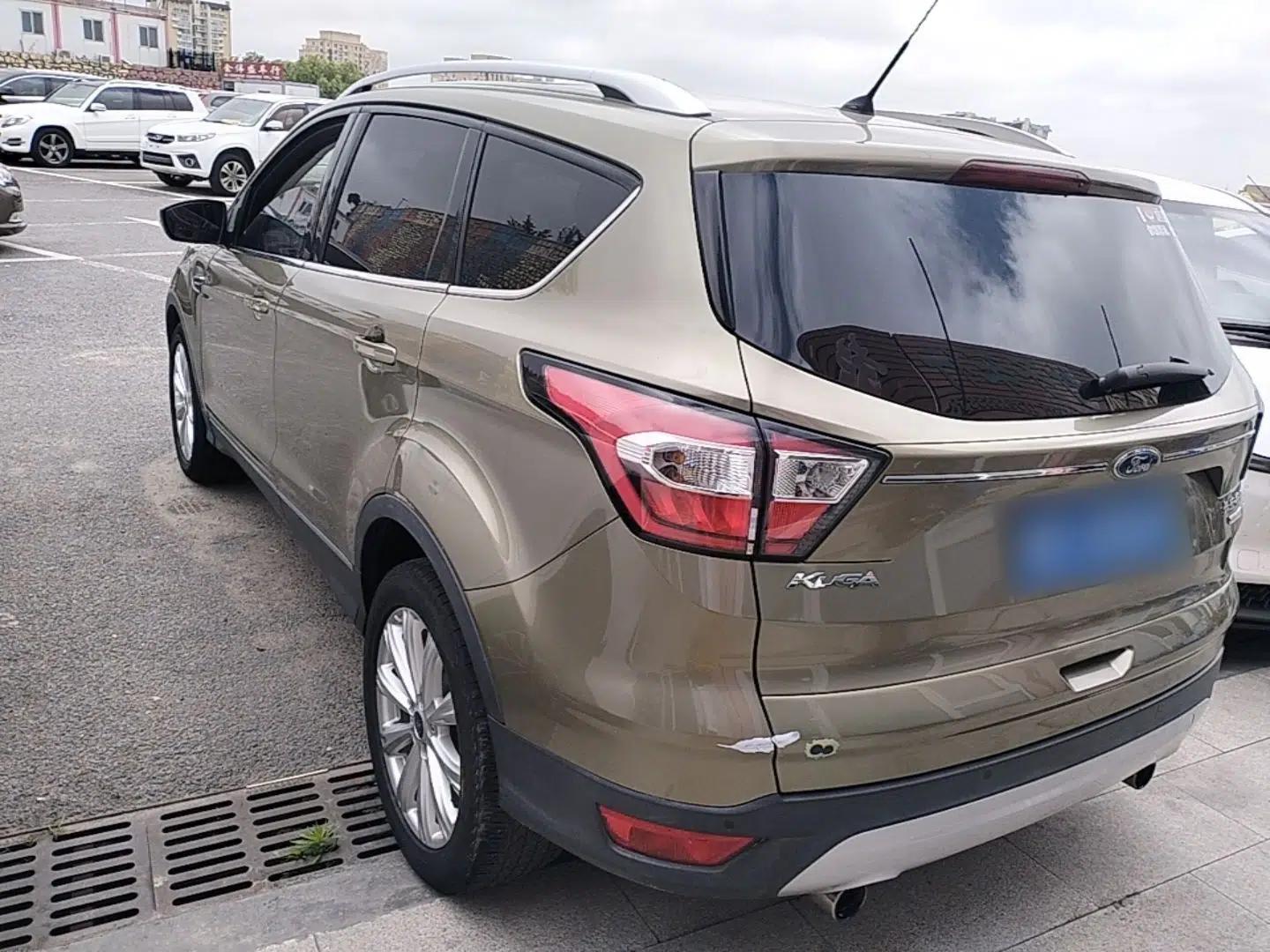 Ford Kuga 2017 EcoBoost 180 Two-Wheel-Drive Luxury Wing Edition — миниатюра 4