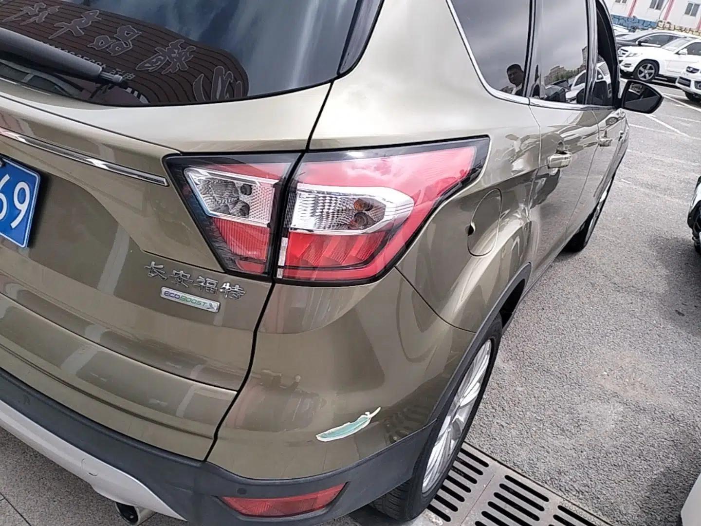 Ford Kuga 2017 EcoBoost 180 Two-Wheel-Drive Luxury Wing Edition — миниатюра 9
