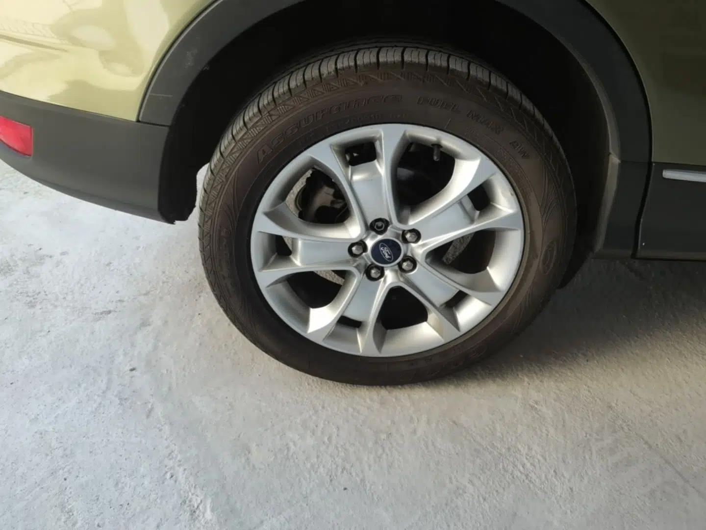 Ford Kuga 2013 2.0L GTDi Four-Wheel-Drive Sport Model — миниатюра 11