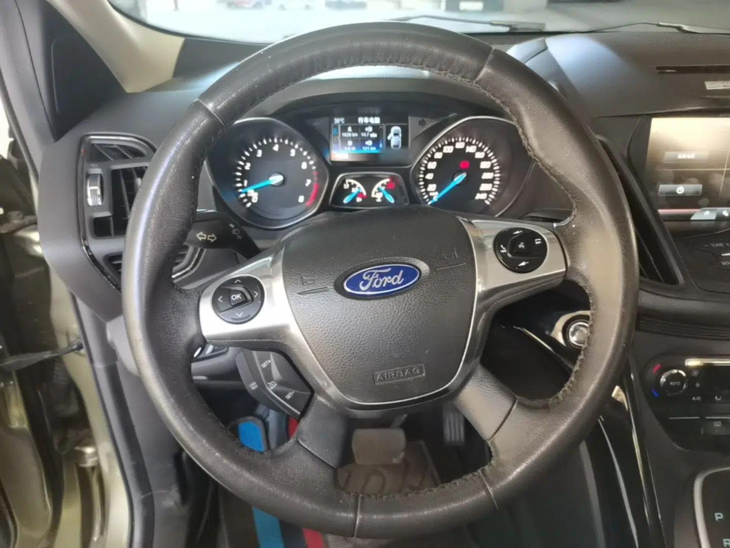 Ford Kuga 2013 2.0L GTDi Four-Wheel-Drive Sport Model — миниатюра 13