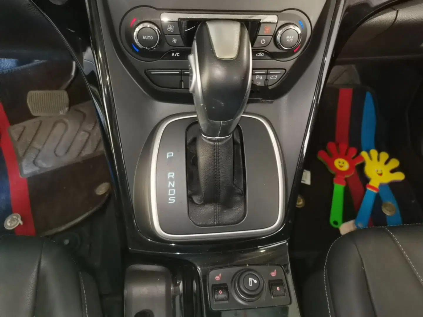 Ford Kuga 2013 2.0L GTDi Four-Wheel-Drive Sport Model — миниатюра 16