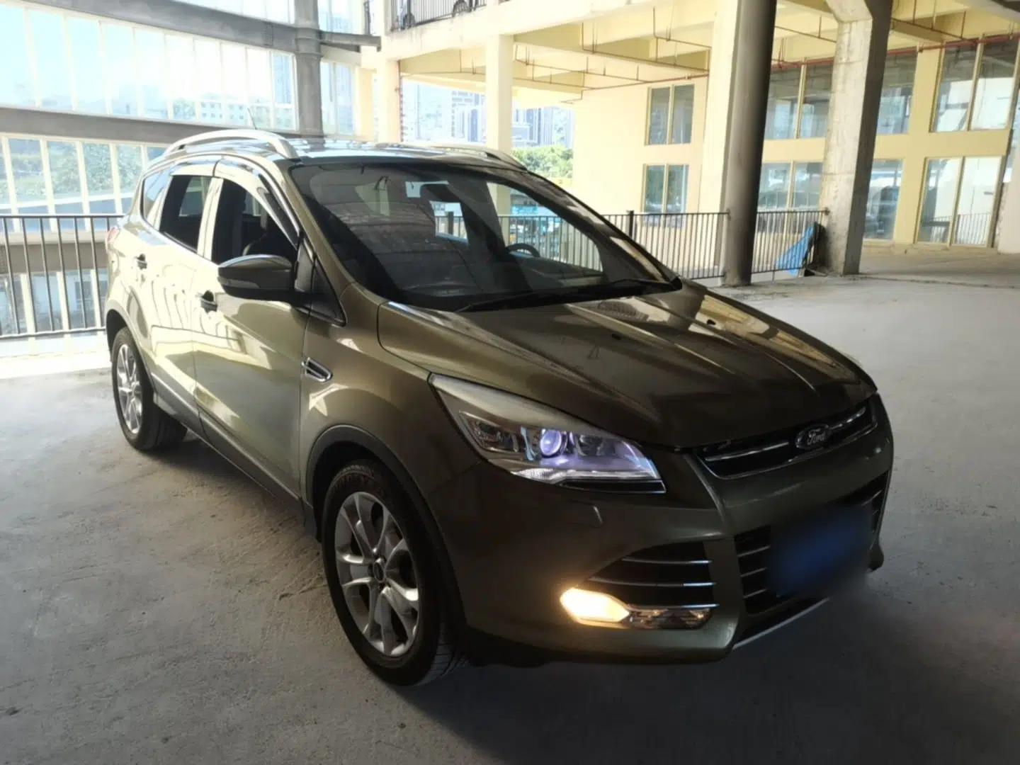 Ford Kuga 2013 2.0L GTDi Four-Wheel-Drive Sport Model — миниатюра 3