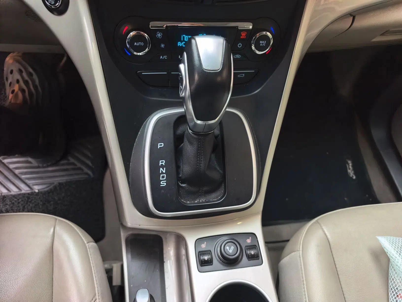 Ford Kuga 2015 1.5L GTDi Four-Wheel-Drive Elite Model — миниатюра 11