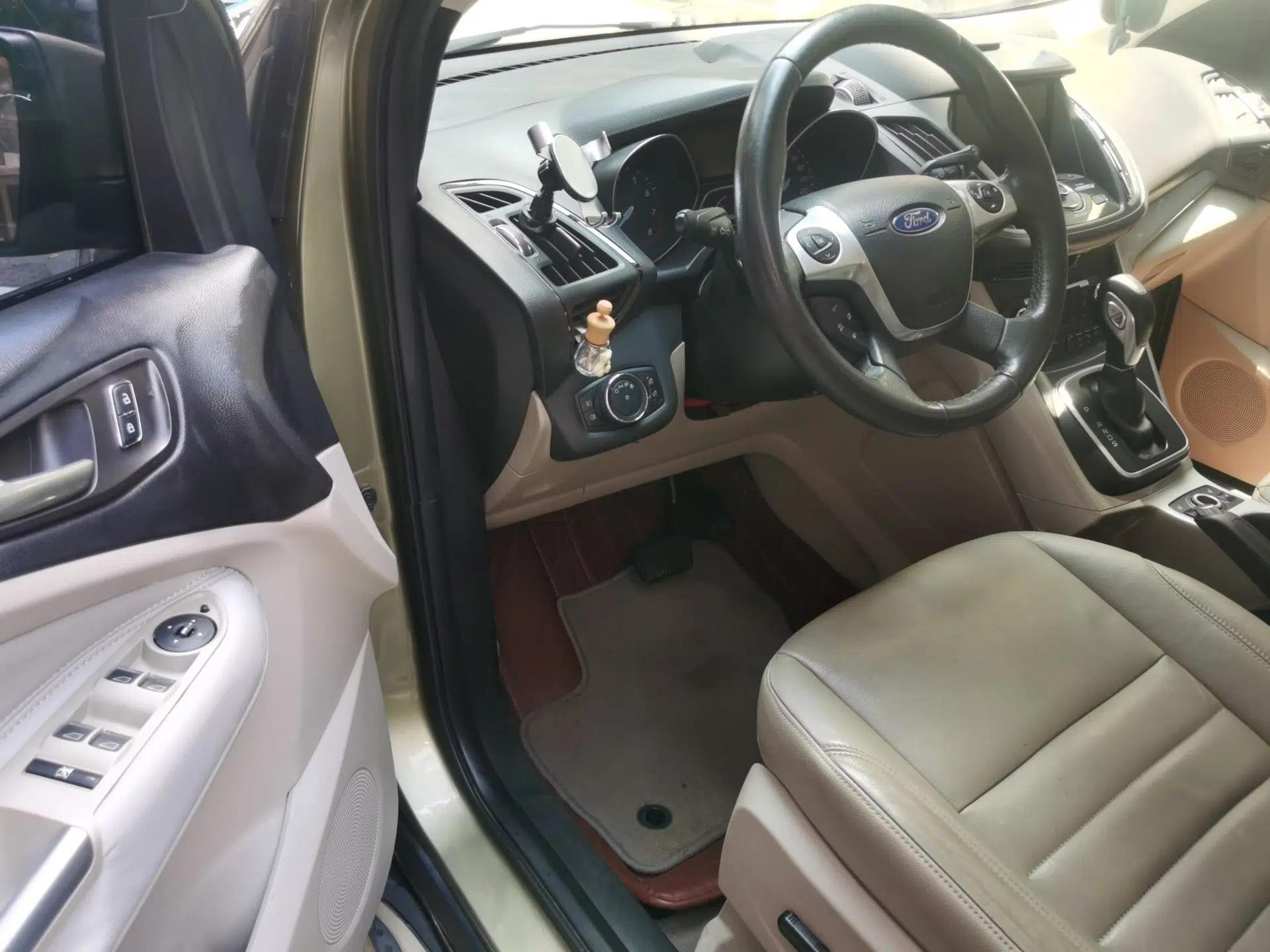 Ford Kuga 2013 2.0L GTDi Four-Wheel-Drive Sport Model — миниатюра 16