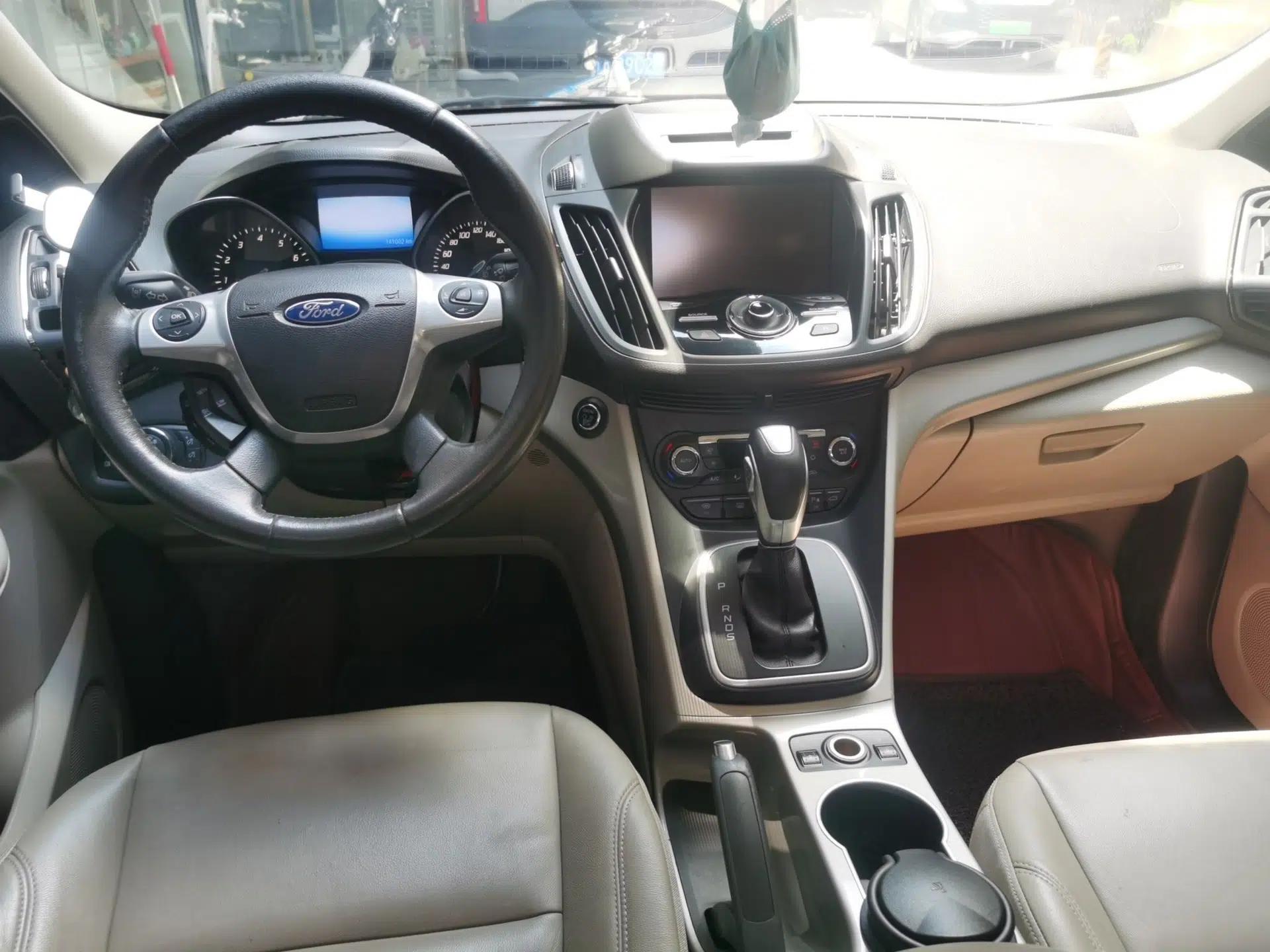Ford Kuga 2013 2.0L GTDi Four-Wheel-Drive Sport Model — миниатюра 9